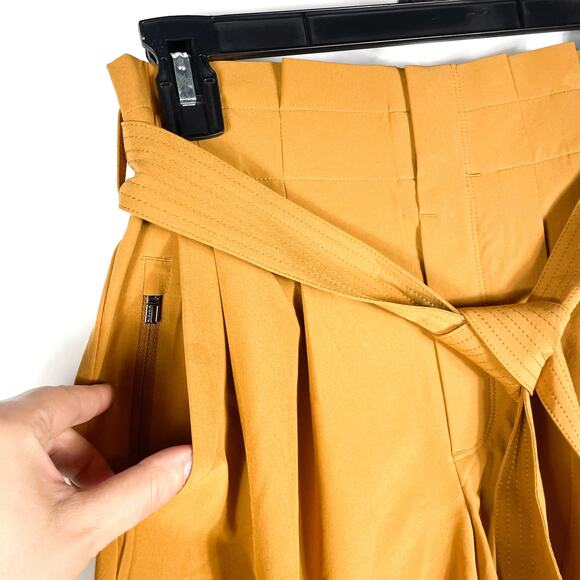 Athleta Skyline Short II Yellow High-Rise Belted Zip Pocket Pleated Sz 2 - Picture 4 of 10